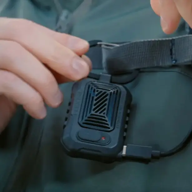 3 - Портативный фумигатор кемпинговый Flextail Light Repel. Зелёный