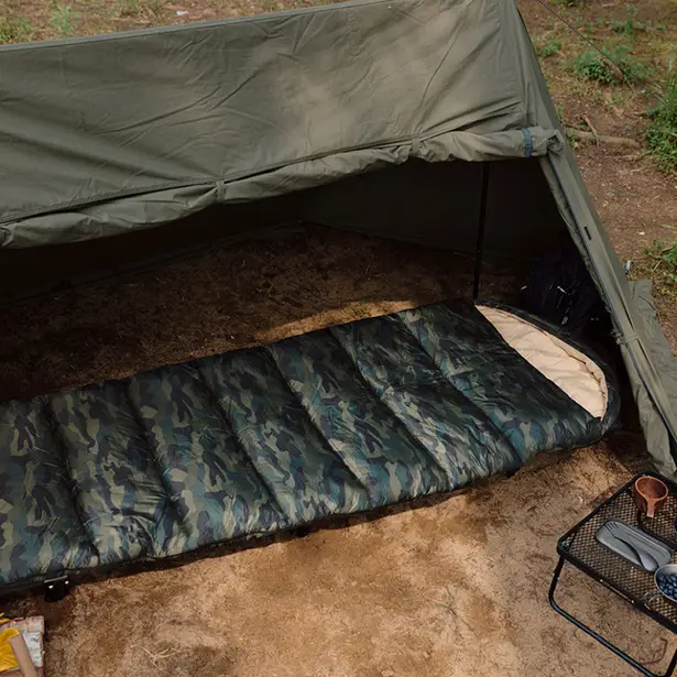 6 - Спальний мішок з капюшоном Naturehike M320 CNK2350WS023, зелений камуфляж, правий