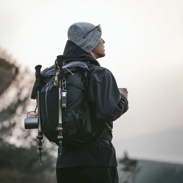 7 - Рюкзак туристичний Naturehike CNK2300016, 30+5л. Чорний