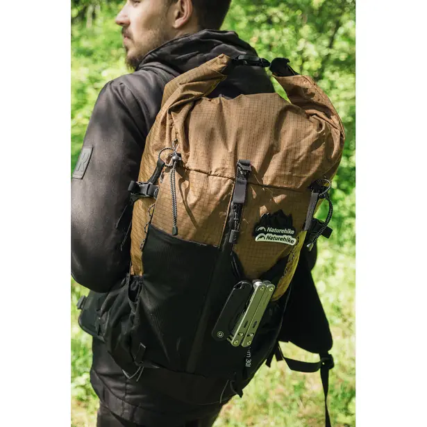 12 - Рюкзак туристичний Naturehike CNK2300016, 30+5л. Коричневий
