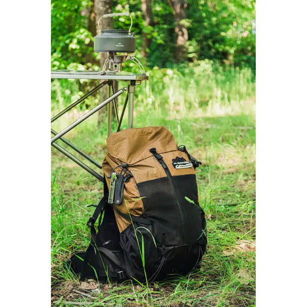 10 - Рюкзак туристичний Naturehike CNK2300016, 30+5л. Коричневий