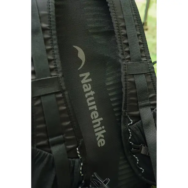 9 - Рюкзак туристичний Naturehike CNK2300016, 30+5л. Коричневий