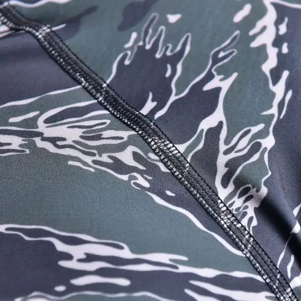 3 - Мужской рашгард SPECPROM Black Tiger Stripes Camo