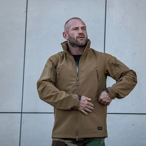 8 - Куртка Helikon Gunfighter Softshell Shark Skin Windblocker. Койот