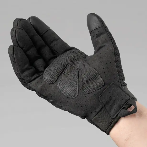 7 - Перчатки тактические Combatant A30. Черный