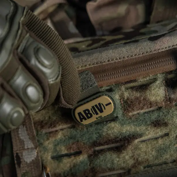 8 - Патч з кріпленням MOLLE M-Tac PVC група крові AB (IV)-. Олива