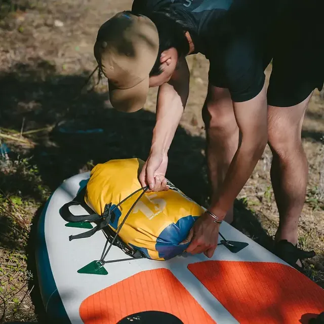 5 - Водонепроницаемый чехол Naturehike CNK2300BS017, 25л темно-зеленый