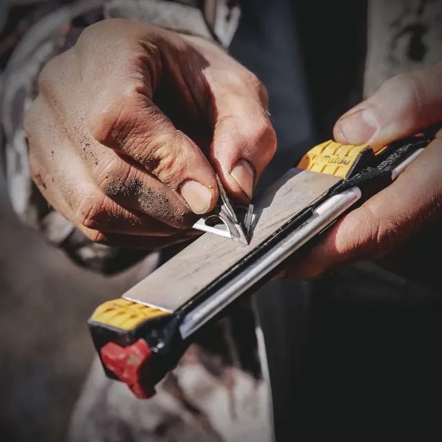 10 - Work Sharp Guided Field Sharpener 221 Точилка ручная поштучно