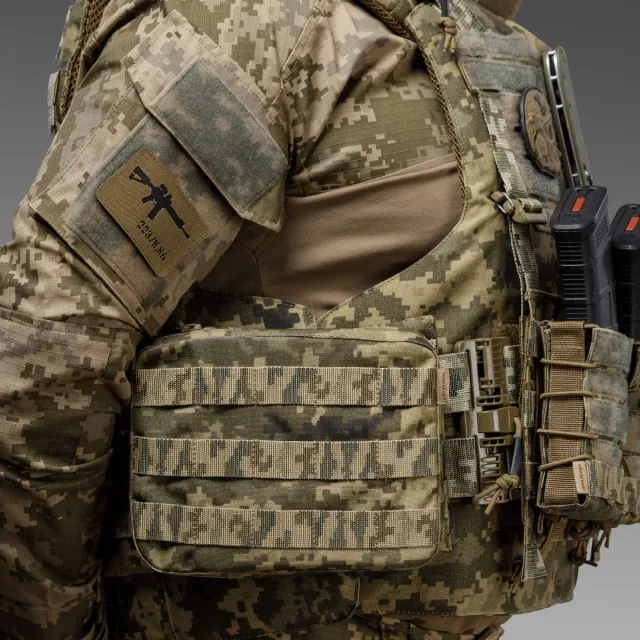 3 - Боковые бронепластины СВМПЭ 3-го класса SPECPROM. Вес 0.62кг. Размер 21.5 на 16см. Пиксель. 2шт