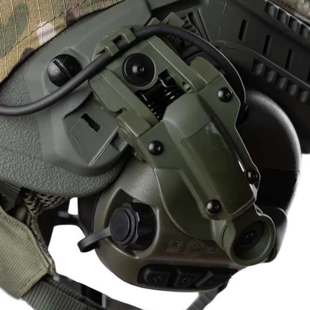 6 - Баллистический бронешлем FAST SPECPROM в кавере с наушниками Earmor M32 (X). Олива
