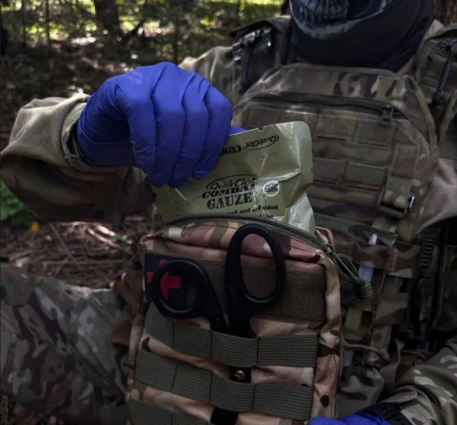 2 - Гемостатичний бинт QuikClot Combat Gauze Z-Folded