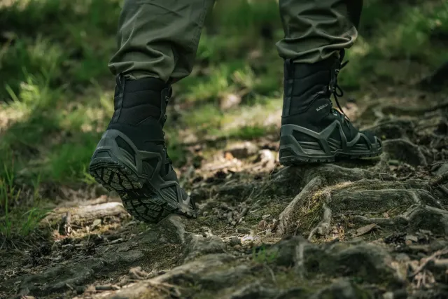 12 - Тактические берцы Lowa Zephyr HI MK2 Gore-Tex® MID TF. Черный
